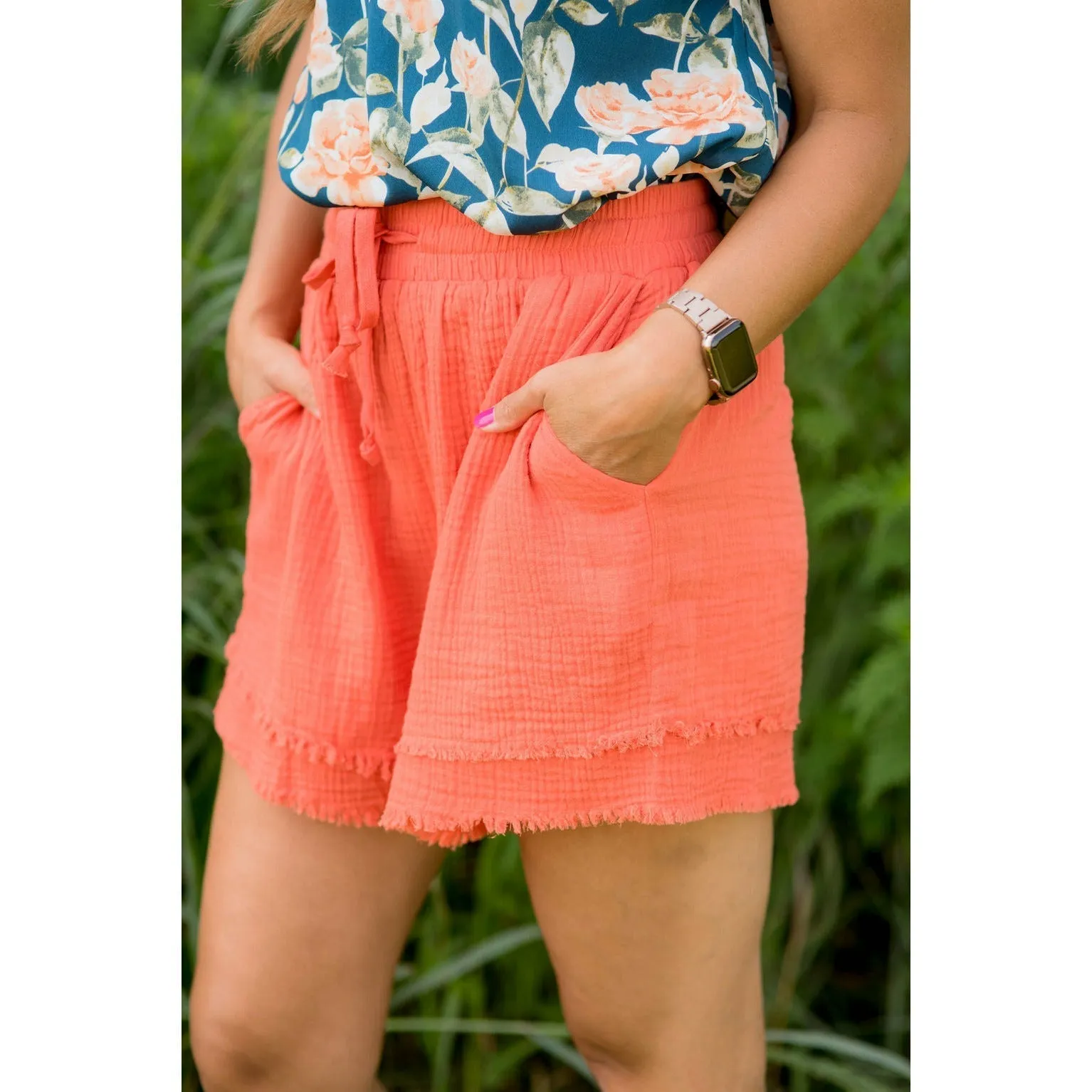 Bold Drawstring Fringe Trim Shorts