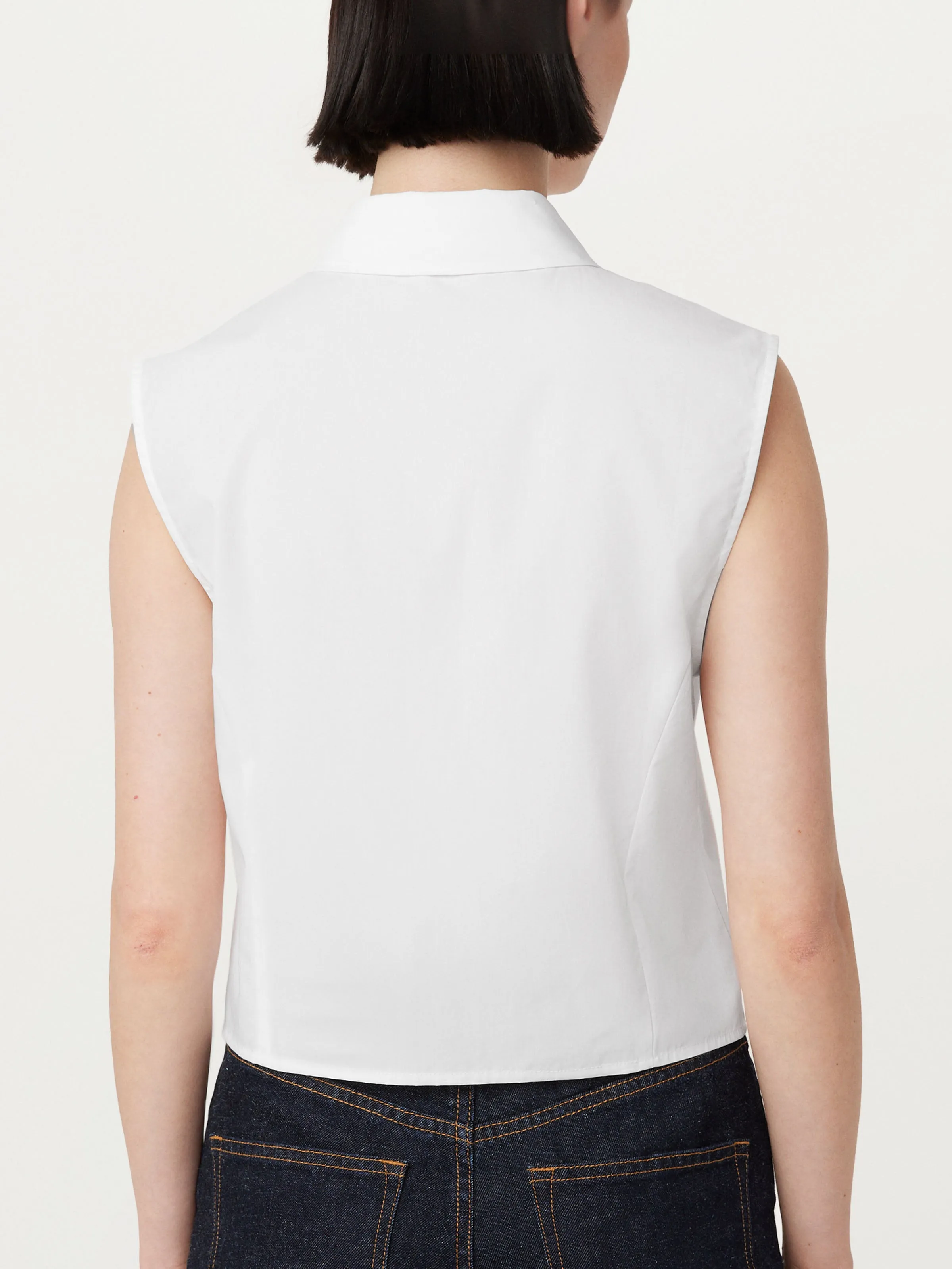 The Sleeveless Crisp Poplin Shirt in White
