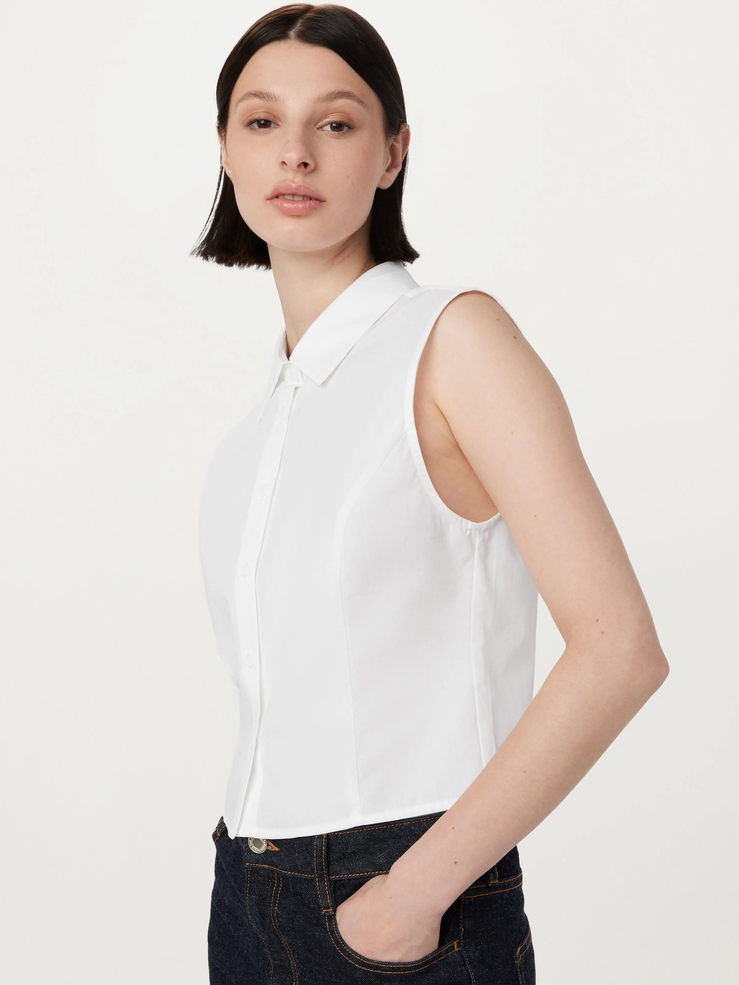 The Sleeveless Crisp Poplin Shirt in White